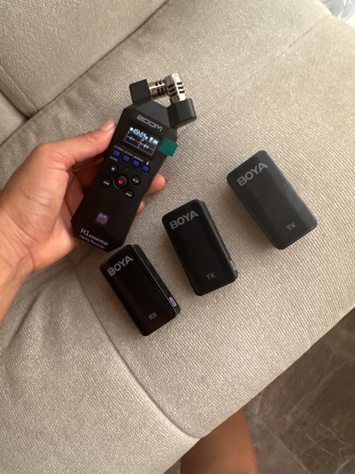 Zoom H1 Essential Recorder for Musicians, Podcasters & Content Creators | Clip-Free Audio with 32-Bit Float, X/Y Stereo Mics, USB Microphone Mode, 10-HR Battery, Accessibility Features customer photo 1