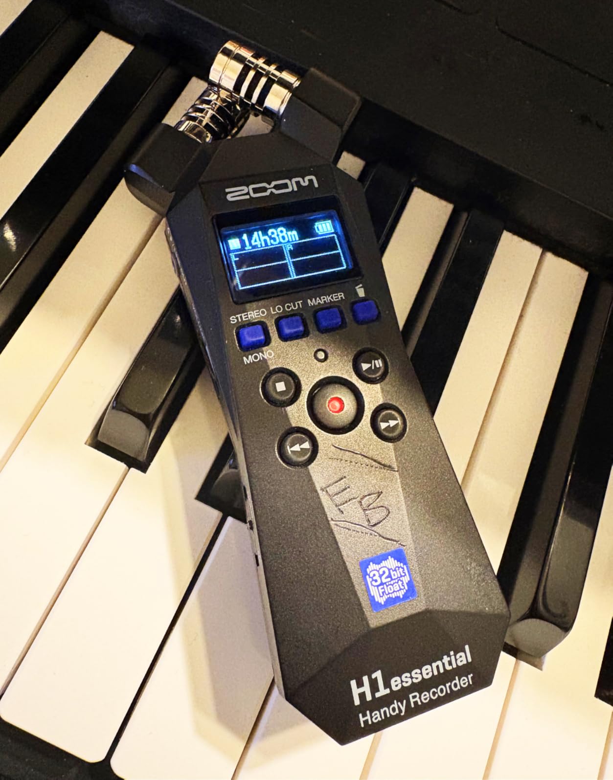 Zoom H1 Essential Recorder for Musicians, Podcasters & Content Creators | Clip-Free Audio with 32-Bit Float, X/Y Stereo Mics, USB Microphone Mode, 10-HR Battery, Accessibility Features customer photo 2
