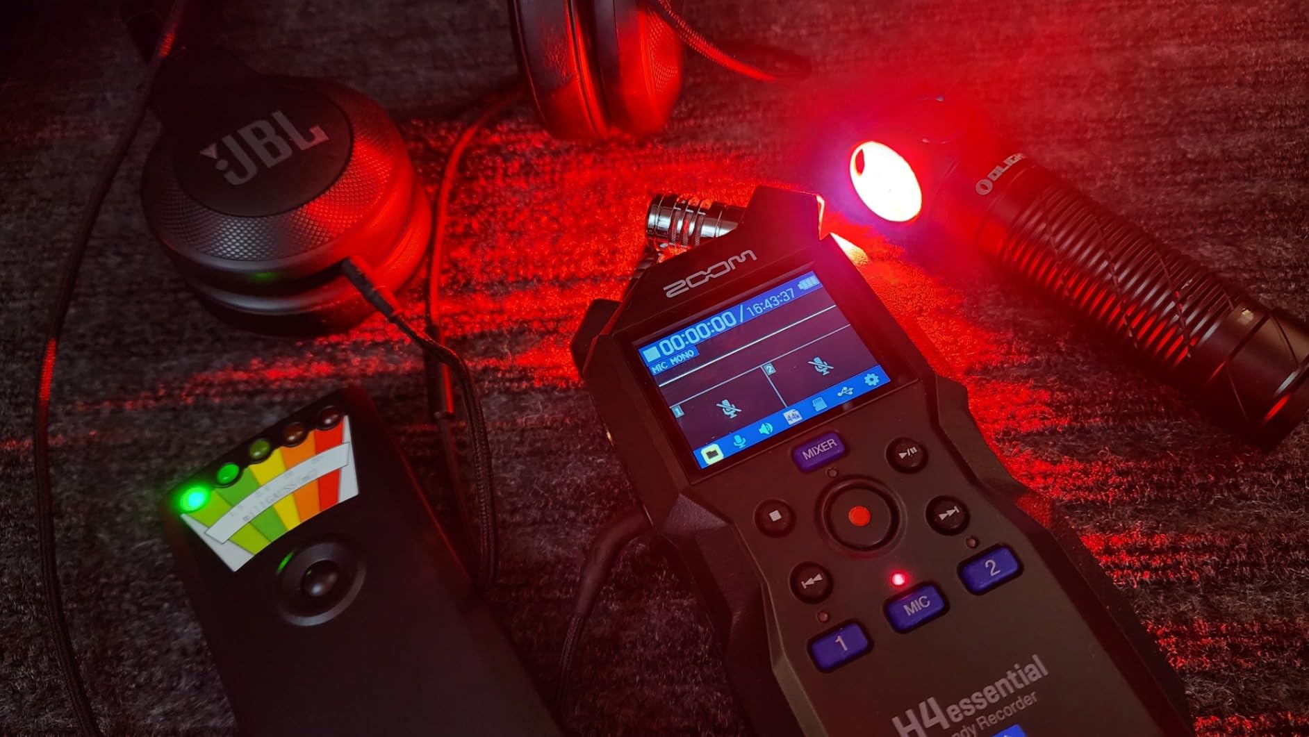 Zoom H4 Essential Handheld Recorder for Musicians, Podcasters & Filmmakers | Clip-Free Audio with 32-Bit Float, 4 Tracks, Stereo Mics, 2 XLR/TRS Inputs, USB Audio Interface customer photo 2