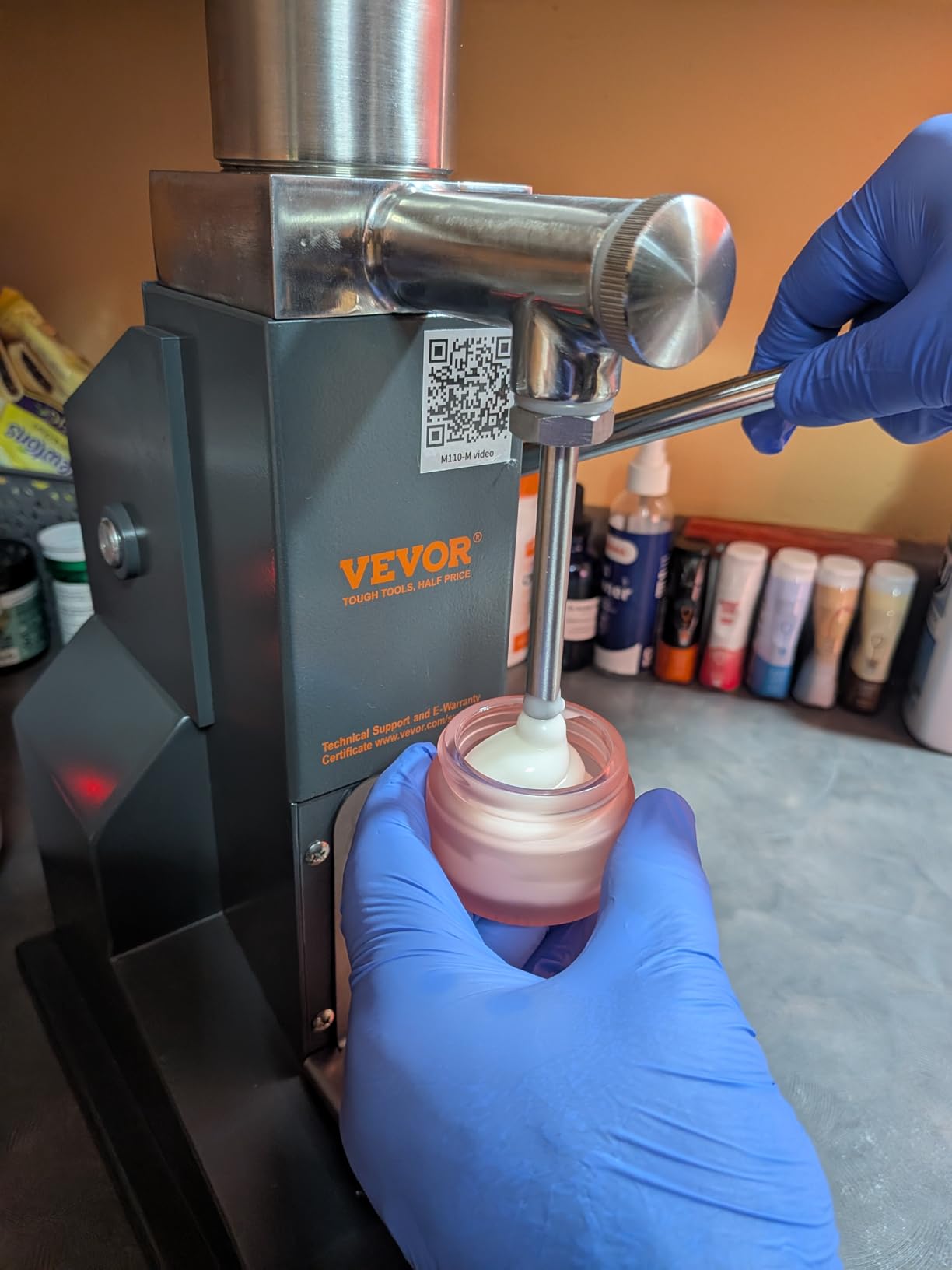 VEVOR Manual Paste Liquid Filling Machine, 5-100ml Adjustable Bottle Filling Machine, Stainless Steel Liquid Filler with 11.5L Hopper for Milk Water Juice Shampoo Honey customer photo 1
