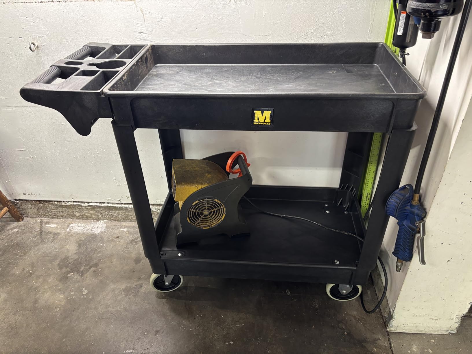 MaxWorks 2-Tier Heavy-Duty Utility Service Cart 500 lb Capacity 46