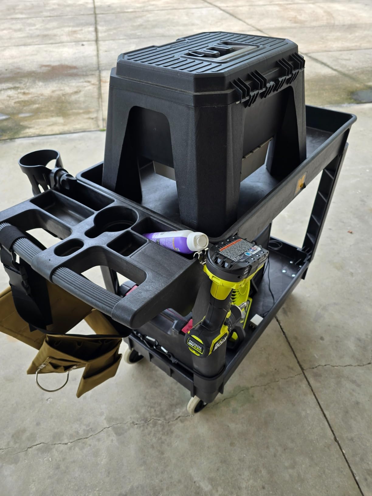 MaxWorks 2-Tier Heavy-Duty Utility Service Cart 500 lb Capacity 46