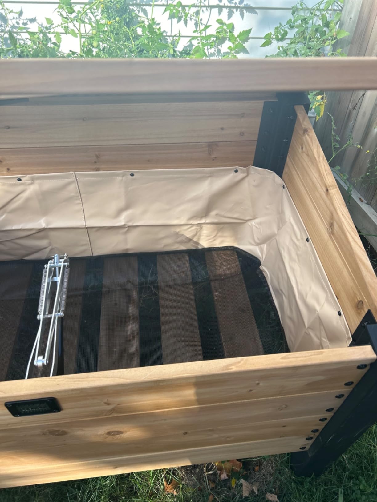 Backyard Discovery Aggie 4' x 2' Cedar Wood Cold Frame Portable Mini Greenhouse, Raised Garden Planter with Temperature-Activated Polycarbonate Lid, Mesh Drainage for Year-Round Outdoor Gardening customer photo 1