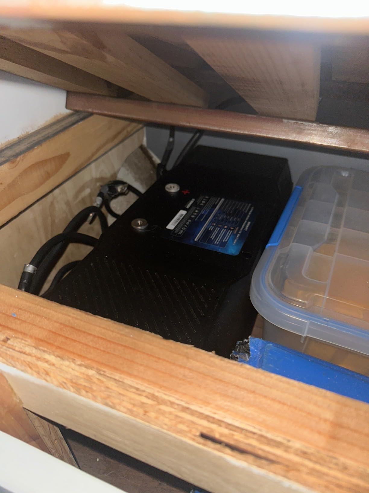 Renogy 12V 200Ah Bluetooth Self-Heating Lithium LiFePO4 Deep Cycle Battery, 5000+Deep Cycles, dust-Proof IP67, Backup Power for RV, Cabin, and Marine Applications-Pro Series customer photo 1