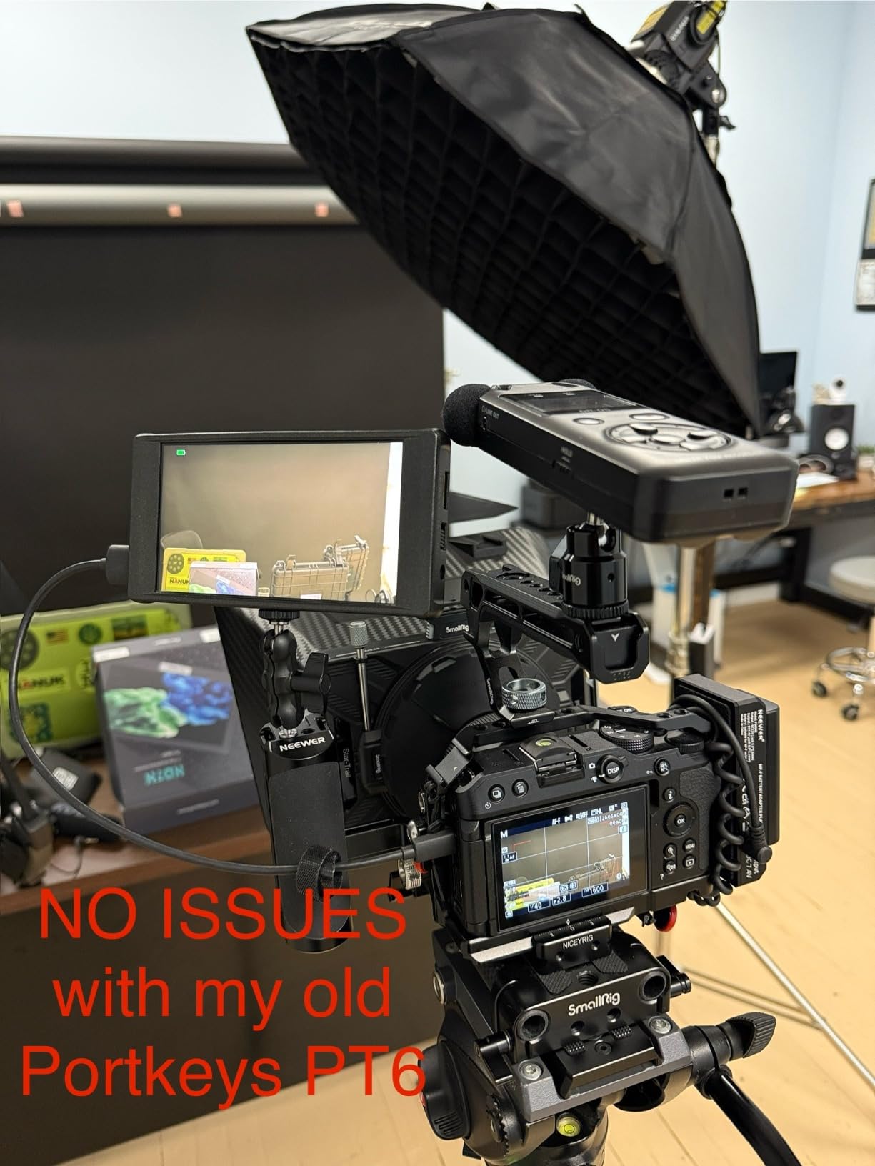 Portkeys HD7H 1000nit DSLR Camera Field Monitor 7 Inch 1280x720 IPS Camera Monitor Support 4K30p HDMI Input with Top Shortcut Keys and Sunshade customer photo 2