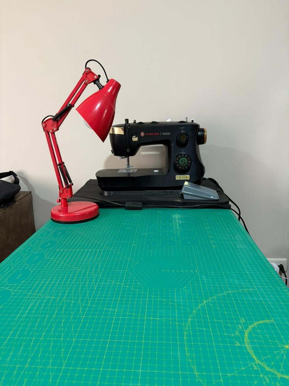SINGER® Heavy Duty 500 Classic High Speed Sewing Machine + Accessory Kit | 3 built-in stitches, strong motor, 50% more power, 1-step buttonhole, sturdy metal frame, large sewing space, LED light customer photo 2