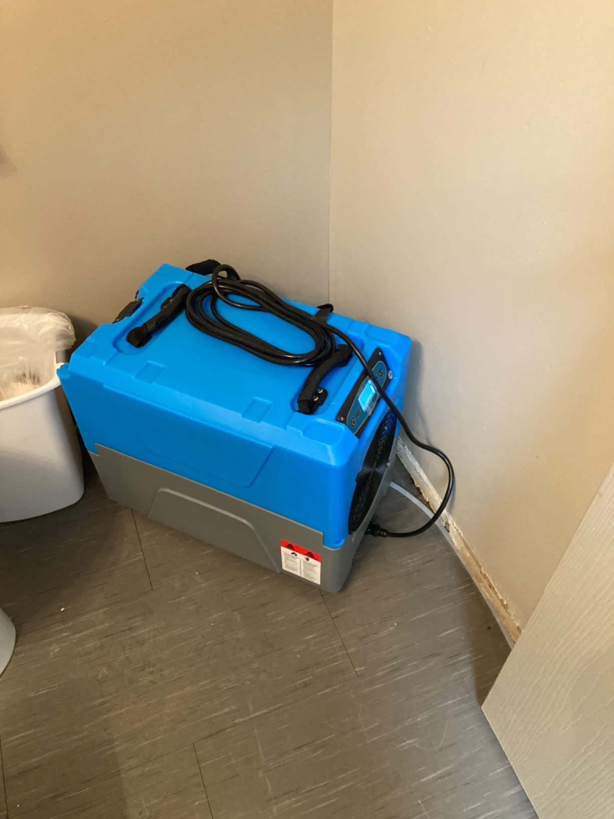 Mounto 150 Pints Compact Commercial Dehumidifier, LGR Technology, Built-in Pump, ETL Certified, Ideal for Large Spaces, Water Damage Restoration, Industrial Use (Red) customer photo 2
