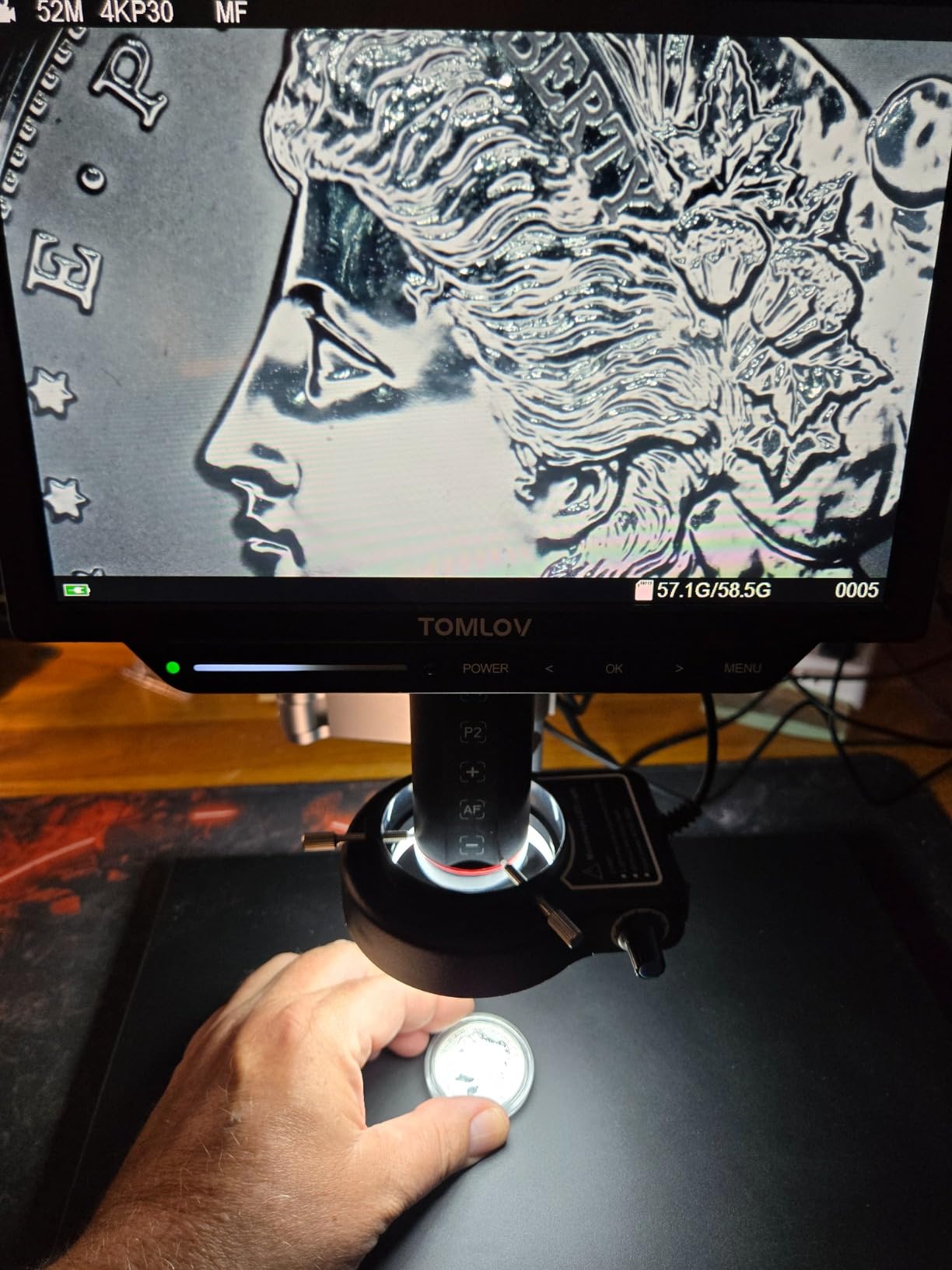 TOMLOV 4K Autofocus Microscope TM4K-AF Max, 10.1