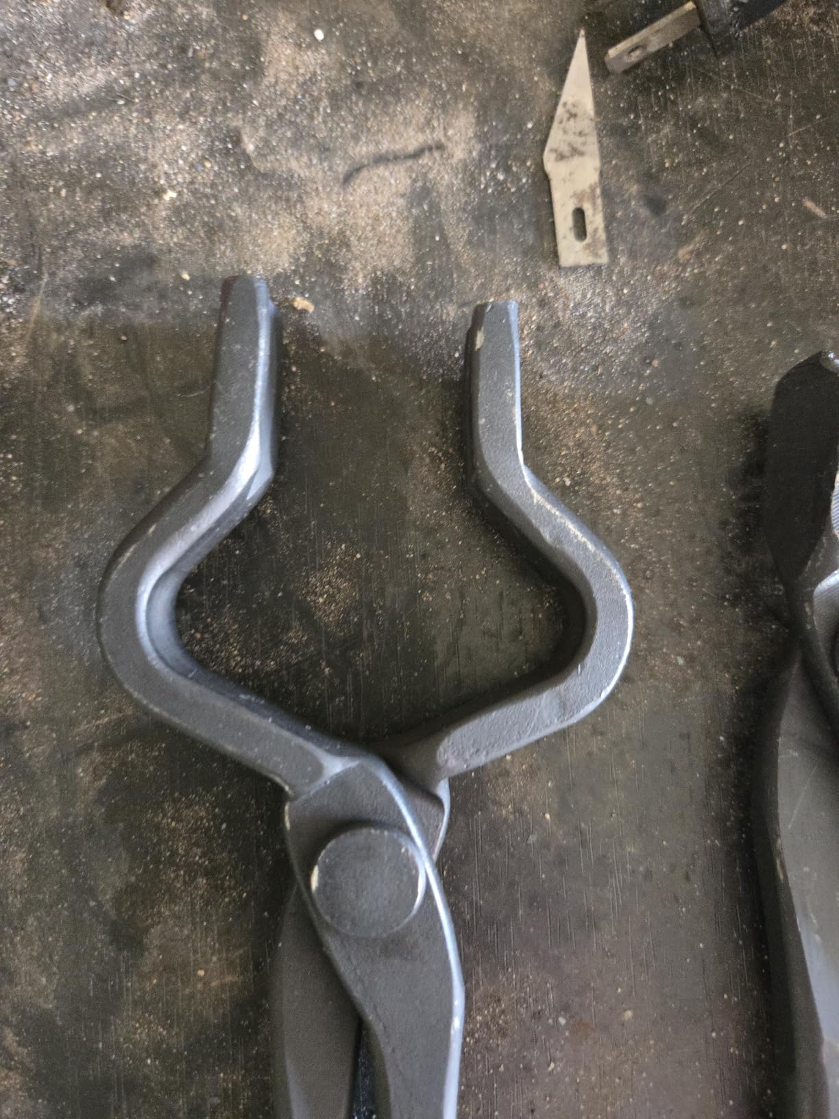 Blacksmith Tongs - V-Bit, Flat, Blade, Square Jaw, Wolf Jaw (5PCS) | Knife Making Forge Tong Set Assembled Steel Blacksmithing Bladesmith customer photo 2