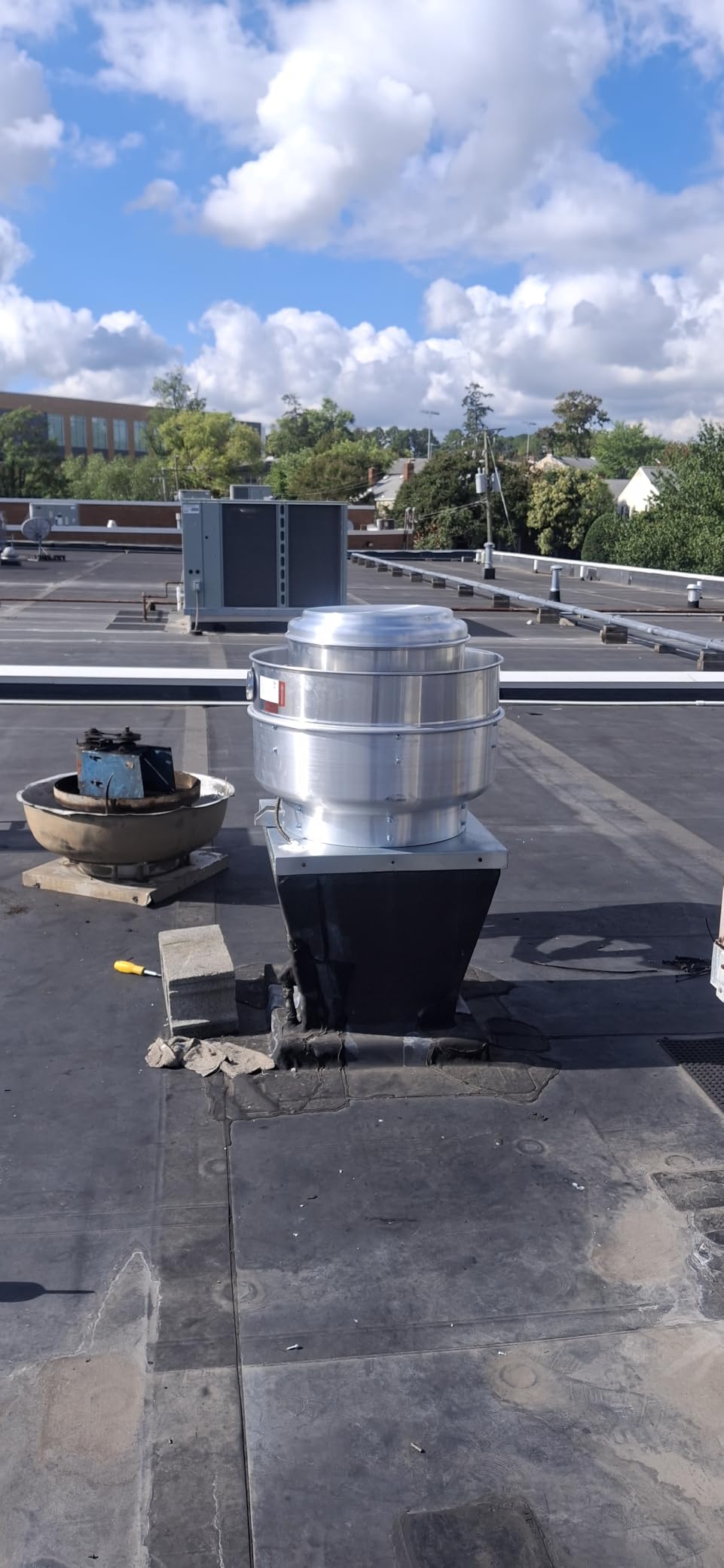 Restaurant Hood Grease Rated Exhaust Fan - Food Truck High Speed Direct Drive Centrifugal Upblast Exhaust Fan 1HP 110 Volt Single Phase Motor 3500 CFM customer photo 1