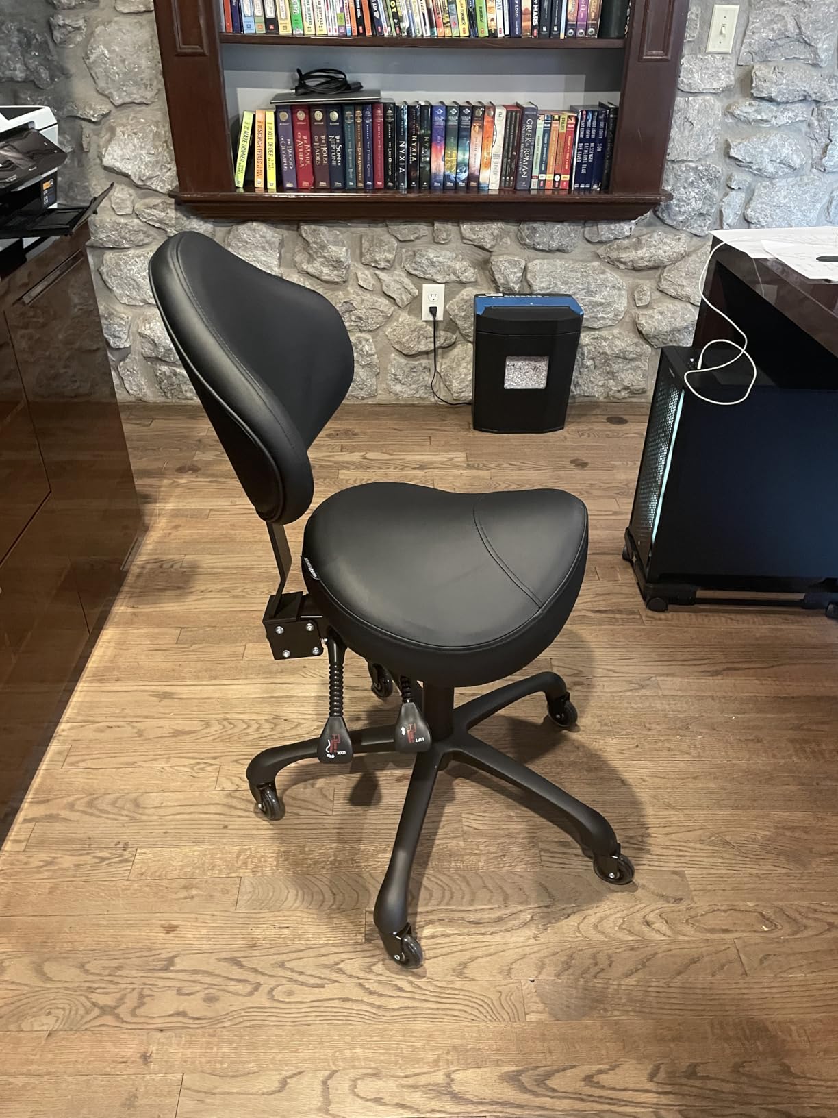 Ergonomic Saddle Chair with Back Support, Adjustable Rolling Stool | Aluminum Base · Adjustable Backrest · PU Casters · 400 lb Capacity · Dental, Salon, Spa & Office customer photo 1