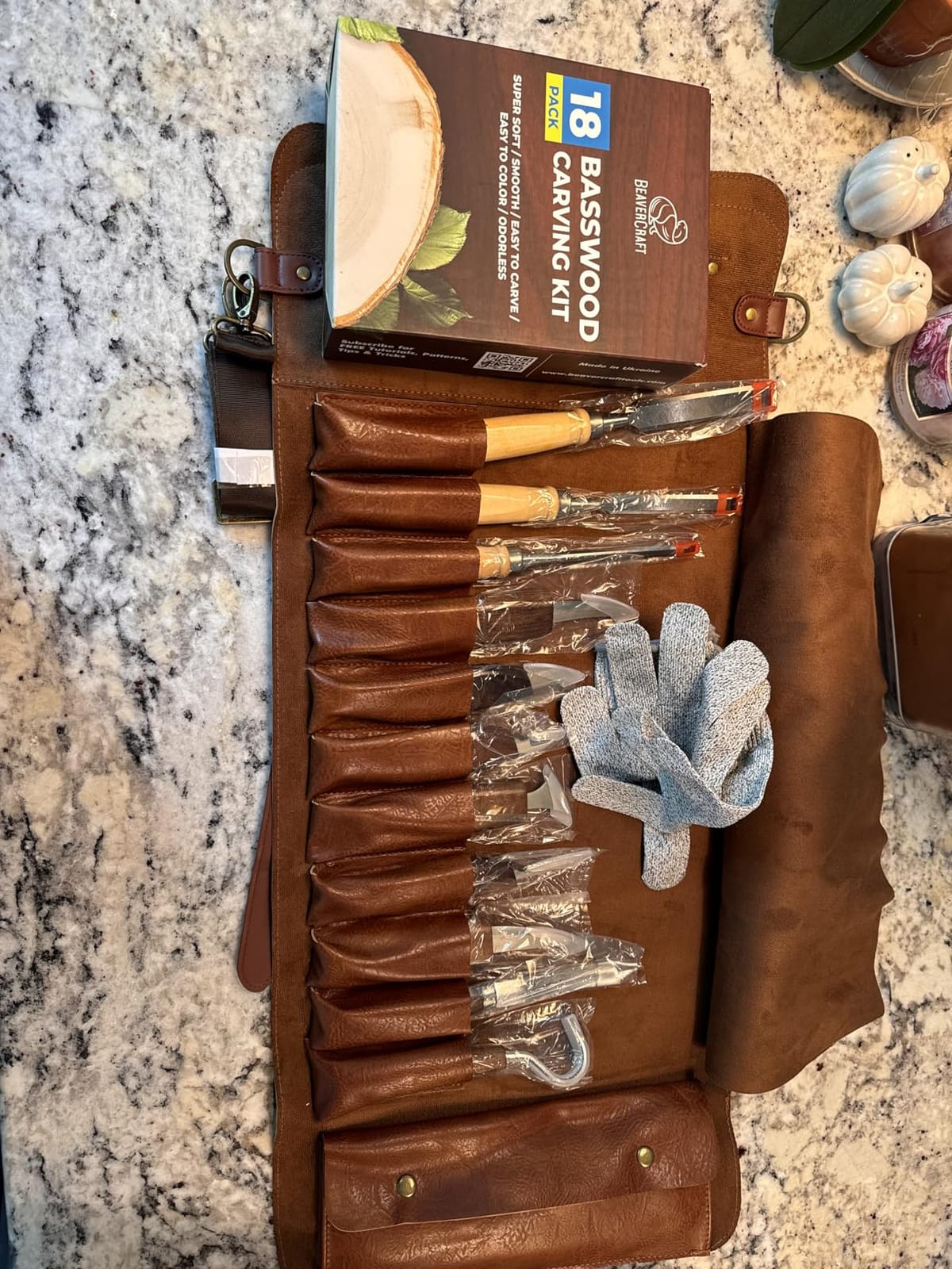 Wood Carving Kit, 20Pcs Wood Carving Tools with Leather Storage Bag, Whittling Kit with 3Pcs Chisels & 8Pcs Whittling Knives & 5 Detail Knives for Beginners and Enthusiasts customer photo 1