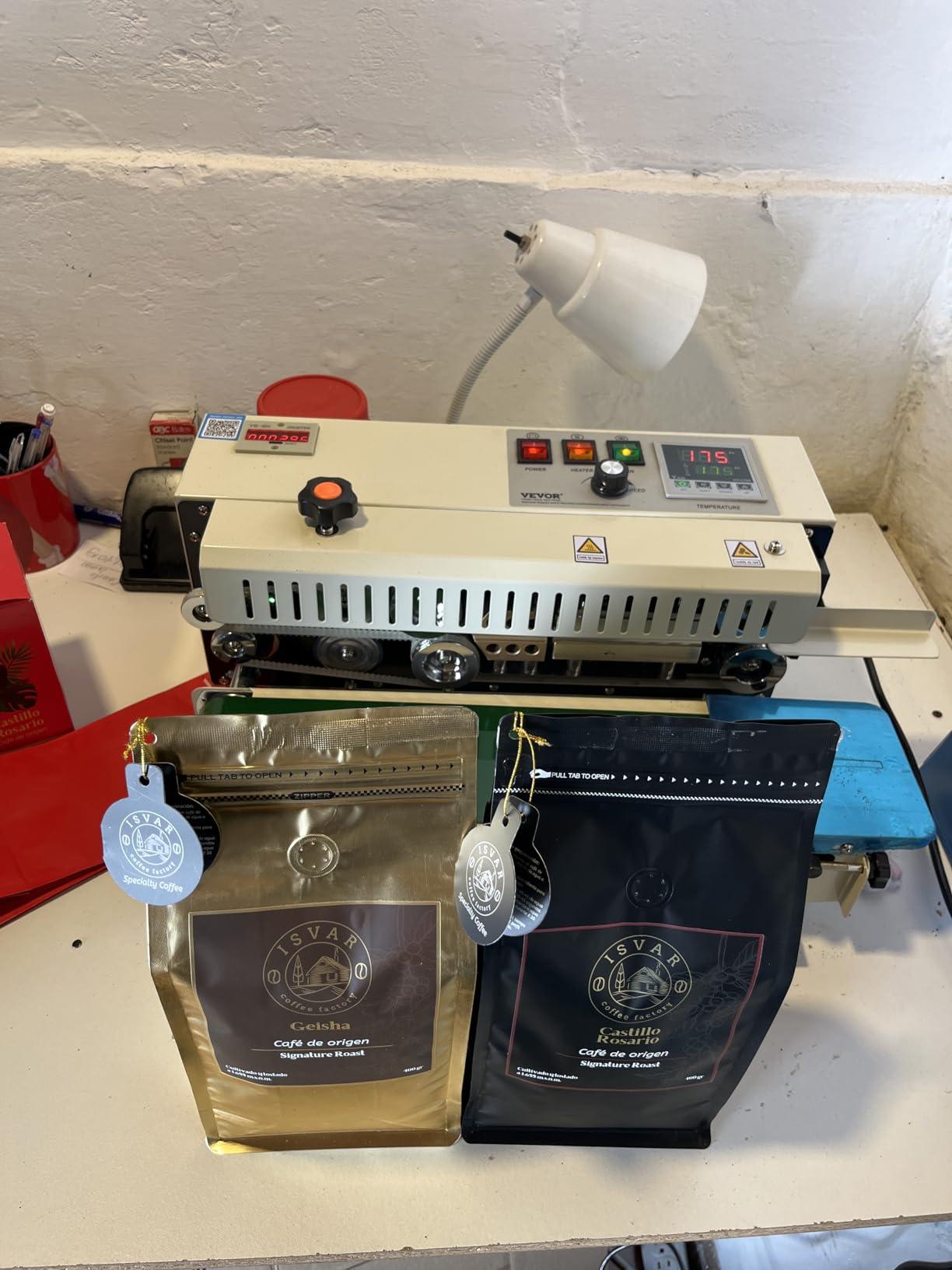 VEVOR Continuous Bag Band Sealing Machine, 0.24-0.47 in/6-12 mm Seal Width, Horizontal Band Sealer Machine with Digital Temperature Control, Bag Sealer for 0.02-0.8 mm Plastic Bags, Inflation Function customer photo 2