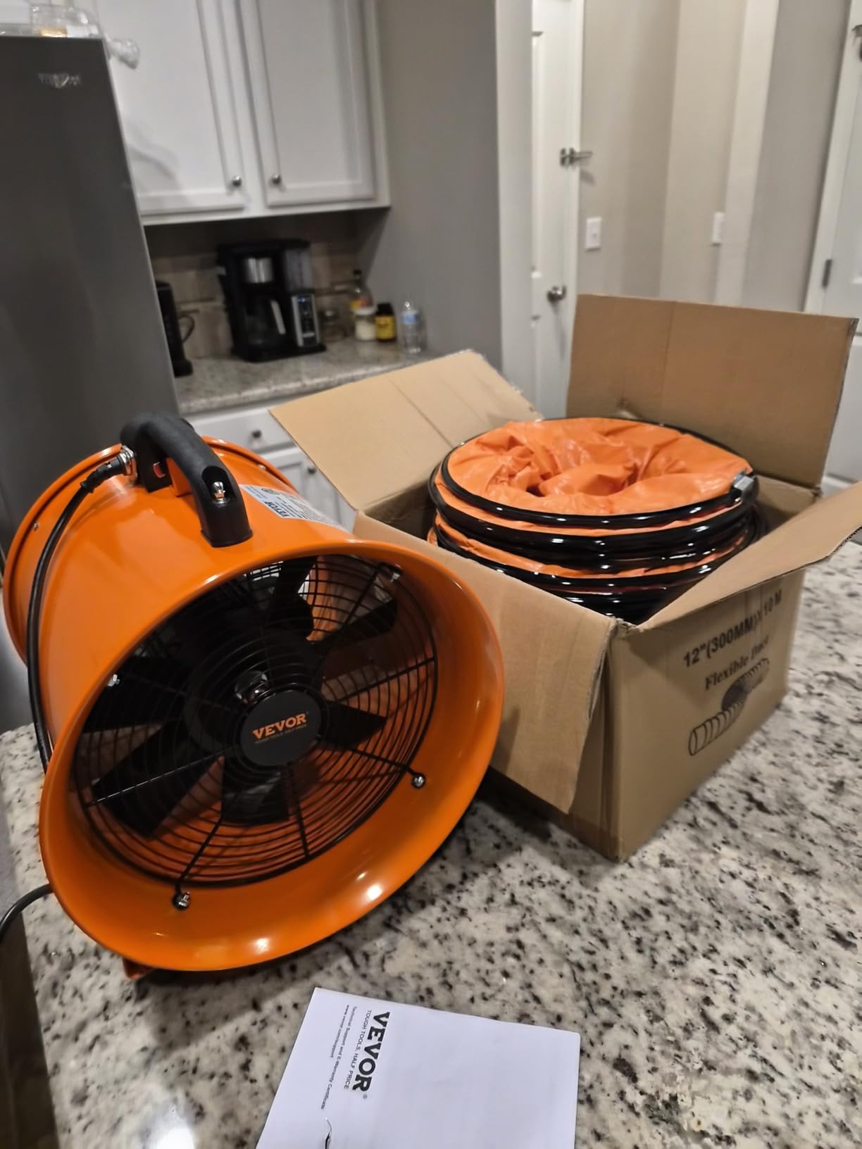 VEVOR Air Mover Blower Fan 12 in, 3198CFM 585W, Portable Ventilator, Orange customer photo 1