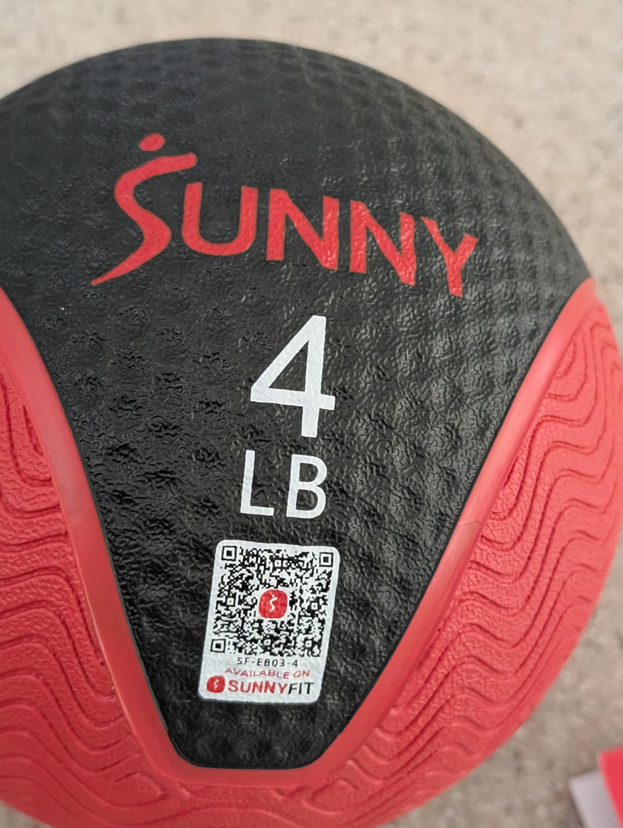 Sunny Health & Fitness Medicine Ball with Premium Dual Textured Grip | 4-30LB Weighted Rubber Medicine Ball, Bouncing Wall Ball, Slam Ball Workouts, Throws Squats Core Strength Training customer photo 1