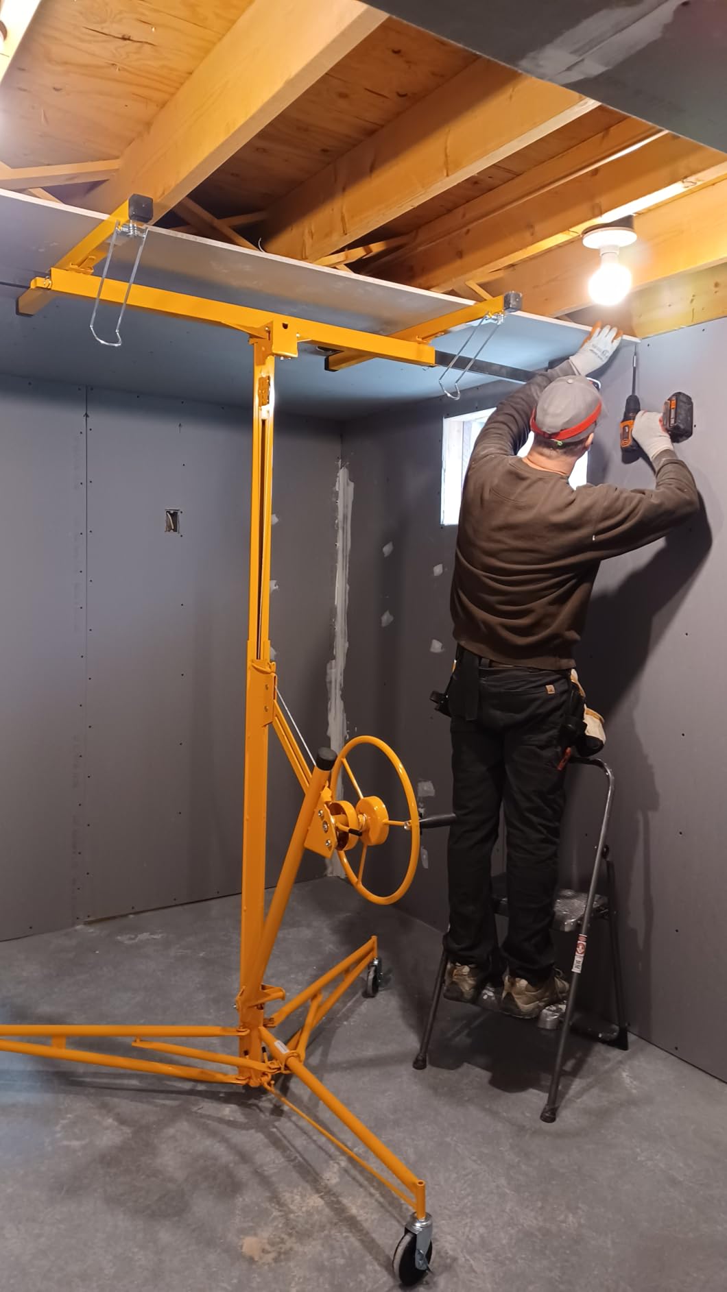 Rovibek Drywall Lift 11ft, Sheetrock Lift Drywall Hoist for Ceiling | 360° Adjustable Drywall Lifter Foldable Sheetrock Jack 150lbs Heavy Duty for Home Improvement (Red) customer photo 1