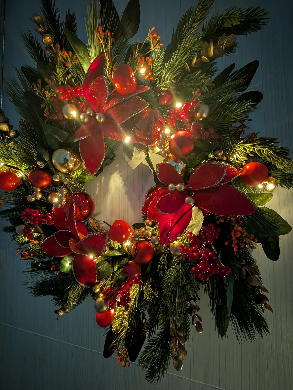 Christmas Wreaths for Front Door- 24 Inch Outdoor Prelit Christmas Door Wreath with Lights, Lighted Xmas Wreath with Poinsettia Flowers, Red Berries, Golden Ball - Home Christmas Decorations customer photo 1