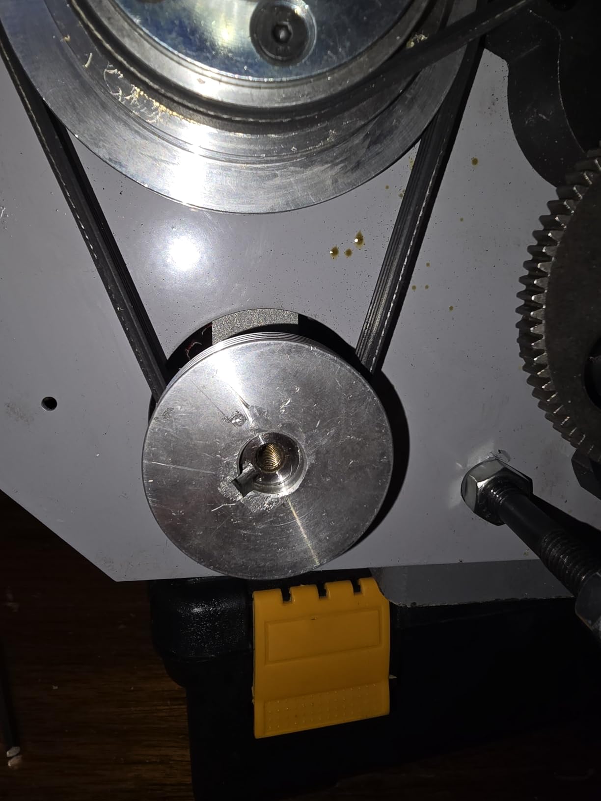 VEVOR Metal Lathe, 8.3'' x 29.5'' Benchtop Metal Lathe 0-2500 RPM Continuously Variable Speed 750W Brushless Motor Metal Gears with LCD Display Metal Lathe Machine customer photo 1