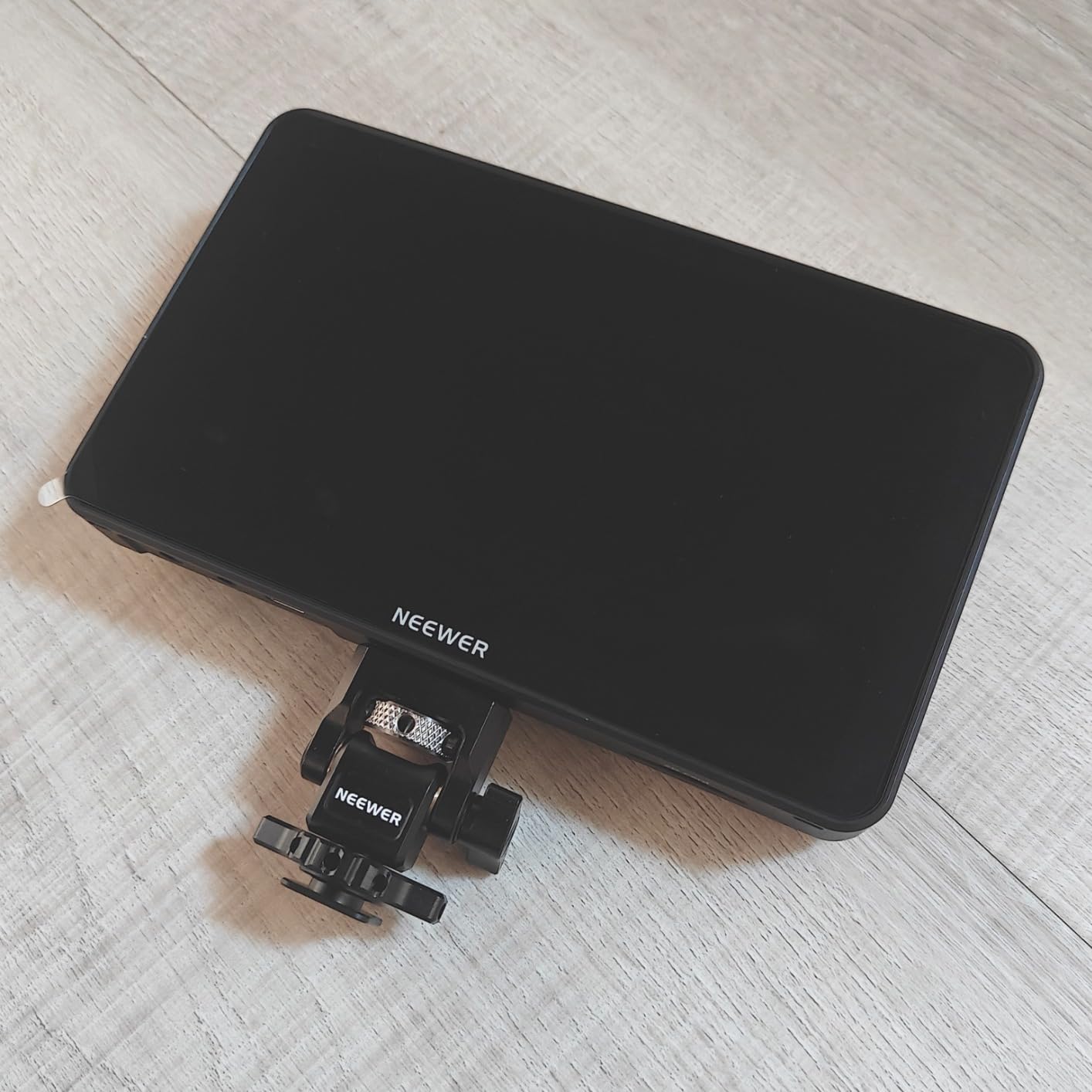 NEEWER F700 7