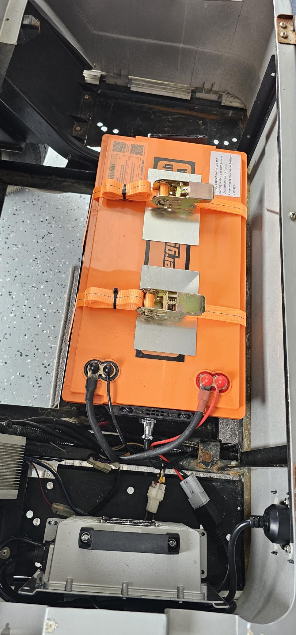 Cloudenergy 48V(51.2V) 105AH LiFePO4 Lithium Golf Cart Battery Built-in 250A BMS,3C Discharge,with 20A Charger,Mobile APP,Touch Monitor,6000+ Cycles,Perfect for Golf Carts (GFA48V-105AH with Charger) customer photo 2