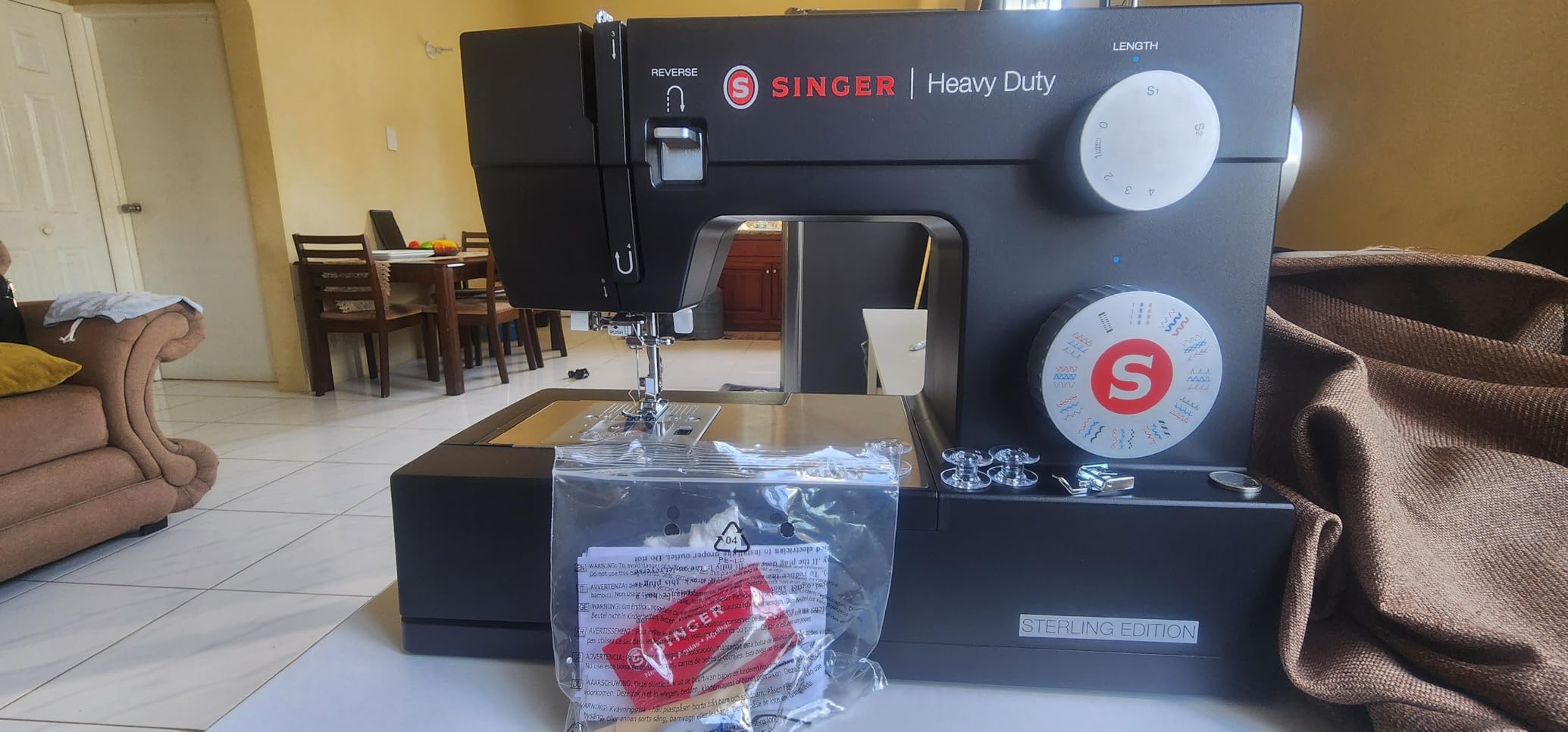 SINGER 4432 Sterling High Speed Heavy Duty Sewing Machine with Accessory Kit, 32 Built-in Stitches, 1100 stitches/min, 1-Step Buttonhole, 50% More Power for Thick Fabrics customer photo 1