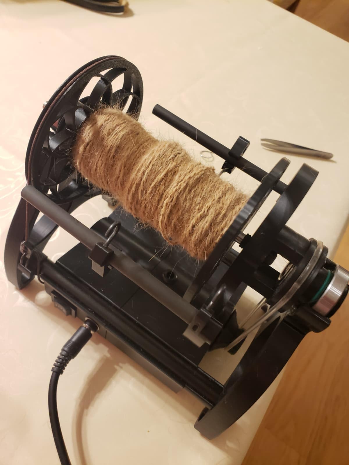 Electric Yarn Spinner Kit with Foot Controller & 3 Bobbins, Small Yarn Winder with Forward & Reverse customer photo 2