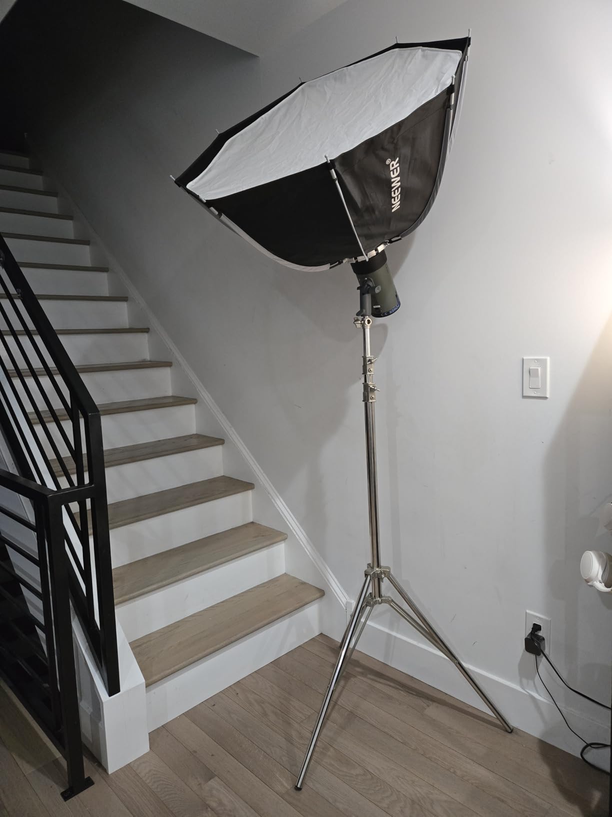 9.2 FT Stainless Steel Photography Stand, Heavy Duty Tripod With 1/4