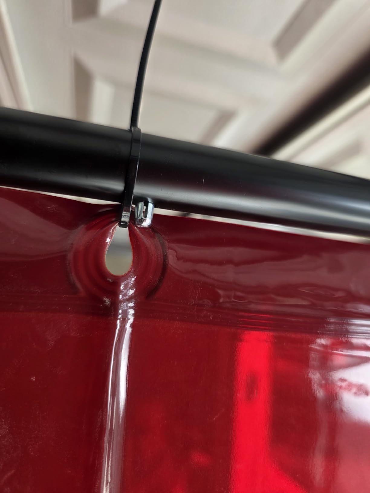 VEVOR Welding Screen with Frame, 6' x 6' 3 Panel Welding Curtain Screens on 12 Swivel Wheels (6 Lockable), Welding Protection Screen Moveable & Professional for Workshop, Red | 6-Level UV Protection and 6 Lockable Wheels, for Welding Workshops, Auto Inspections and Shipyards, Red customer photo 1