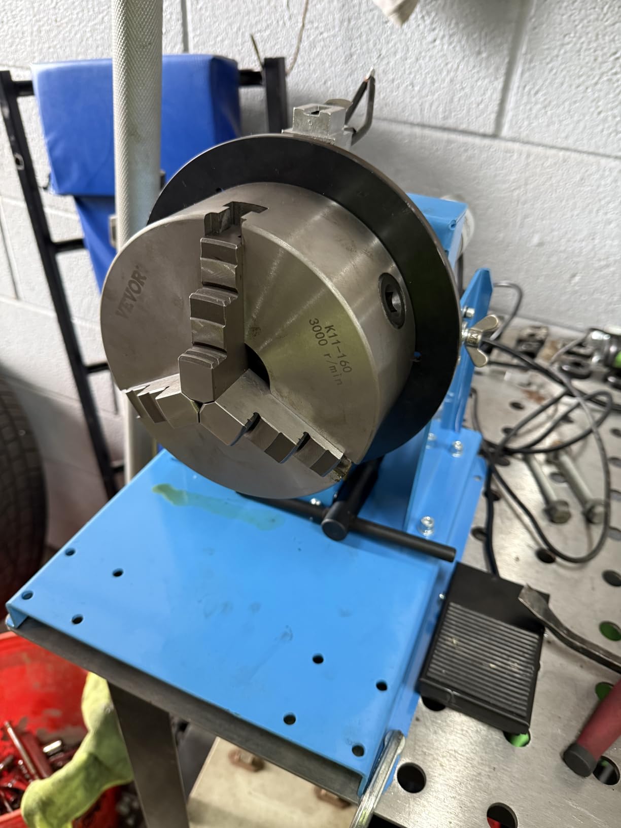VEVOR Rotary Welding Positioner 10KG, 1-12 RPM 20W, Adjustable 0-90° Turntable with 8.1 Inch 3-Jaw Chuck, Compact Welder Machine for Precision Cutting, Grinding, Assembly, and Testing customer photo 2