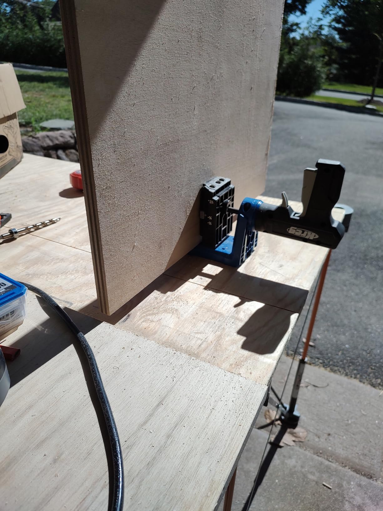 Kreg Pocket-Hole Jig - KPHJ520PRO2 - New Model - Premium Carpentry & Woodworking Tool - For Materials 1/2-1 1/2 Inches Thick - Includes 60 Pocket-Hole Screws customer photo 2