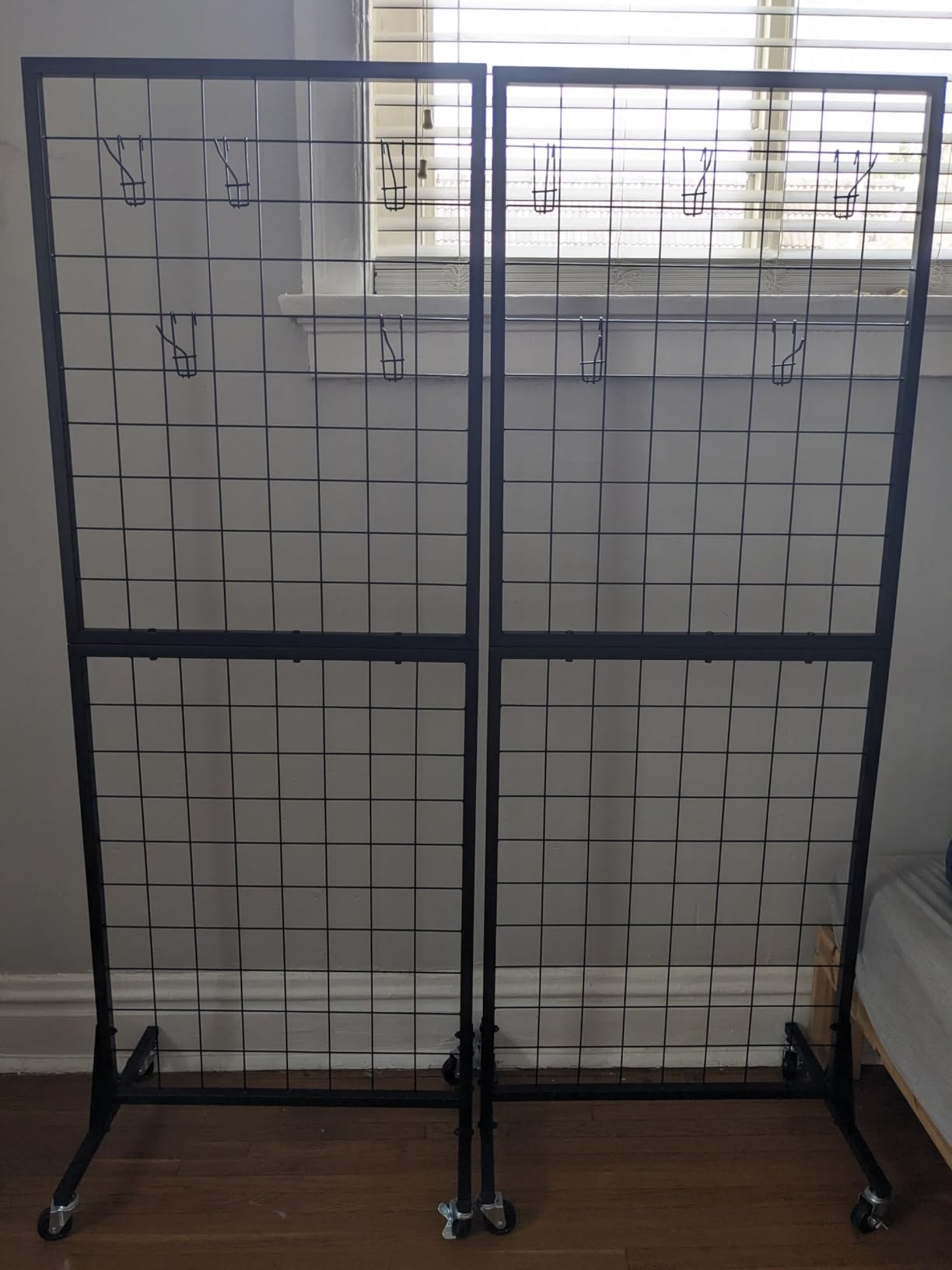 3-Pack 2' x 5.5' Grid Wall Panels Standing Wire Grid Display Rack with T-Base Wheels Freestanding Gridwall Panel Tower for Shop, Art Fairs Black customer photo 2