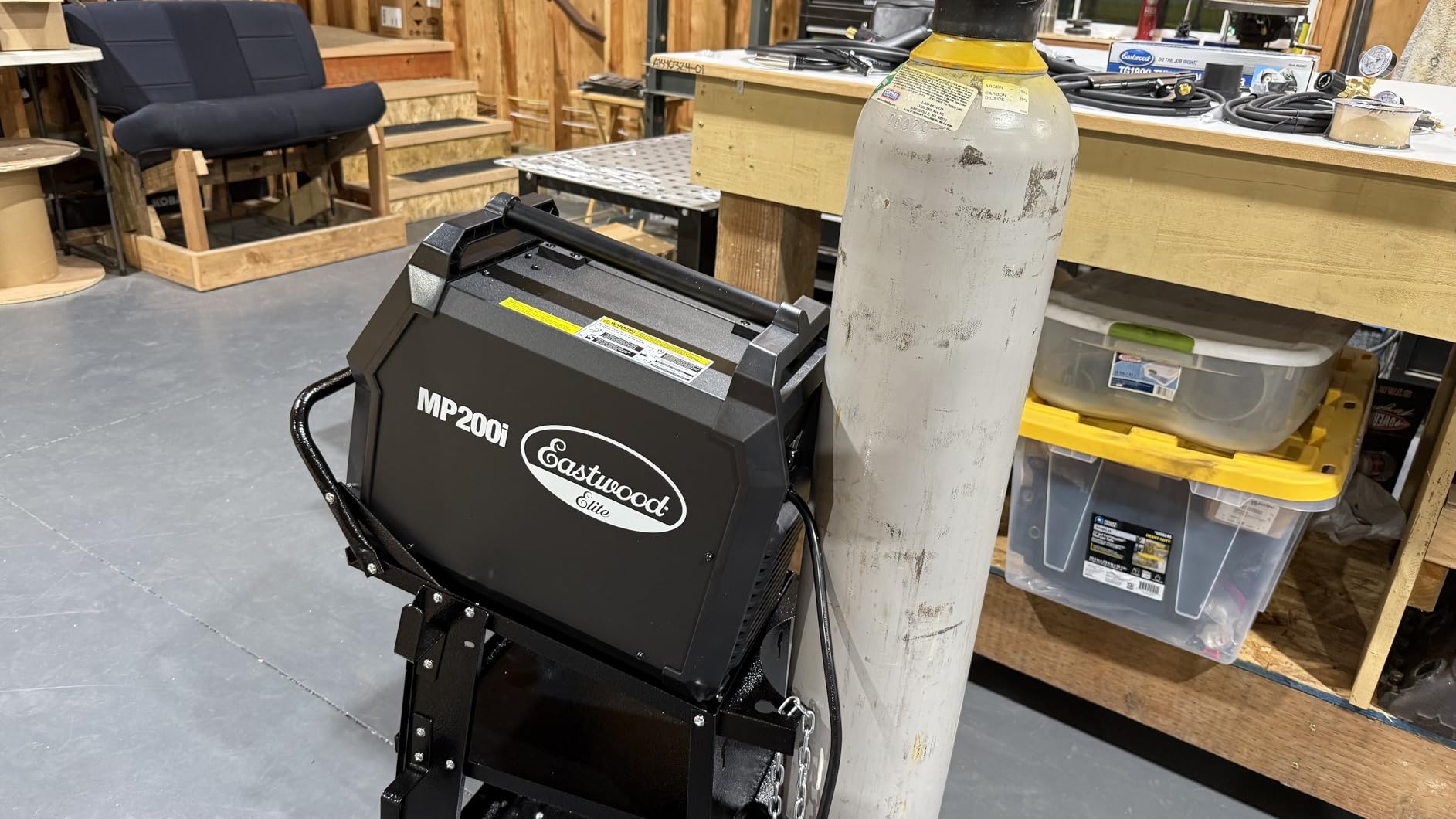 VEVOR Welding Cart 2 Drawers Welder Cart Heavy Duty with Lockable Cabinet, 350LBS Static Weight Capacity, 360° Swivel Wheels, Tank Storage Safety Chains for MIG TIG Welder, Plasma Cutter customer photo 1