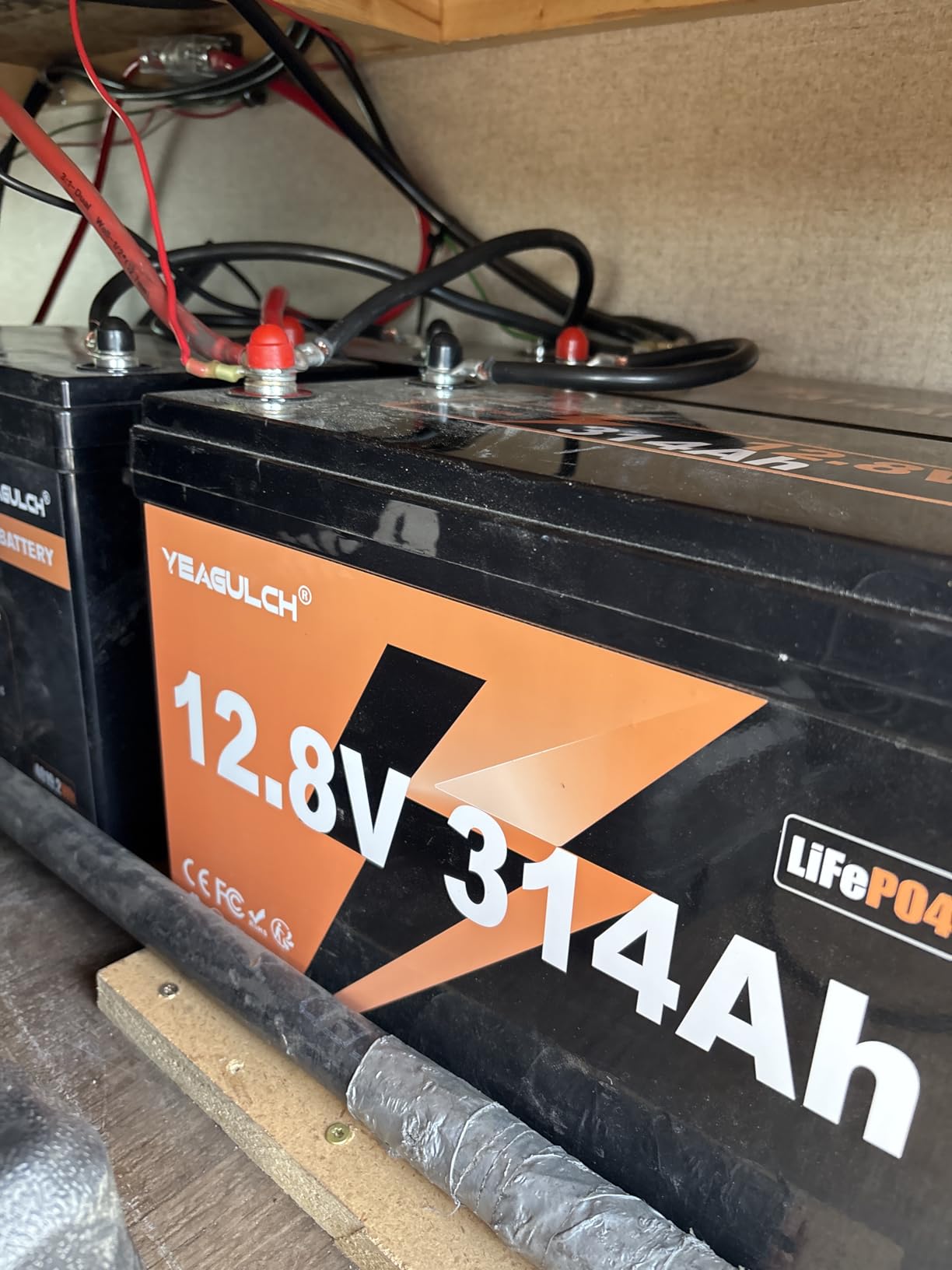 12V 200Ah LiFePO4 Lithium Battery Built-in 200A BMS 15000+ Deep Cycle, 2560Wh Low Temp Protection Rechargeable Lithium Batteries for RV Camping Solar Energy Storage Off-Grid customer photo 1