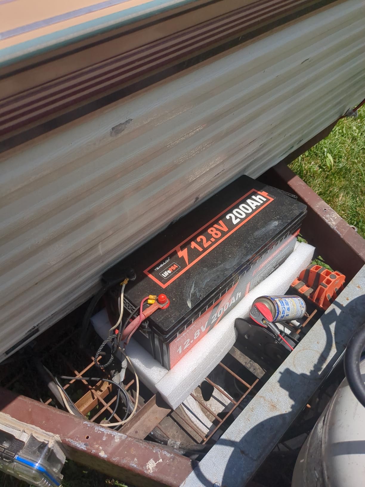 12V 200Ah LiFePO4 Lithium Battery Built-in 200A BMS 15000+ Deep Cycle, 2560Wh Low Temp Protection Rechargeable Lithium Batteries for RV Camping Solar Energy Storage Off-Grid customer photo 2