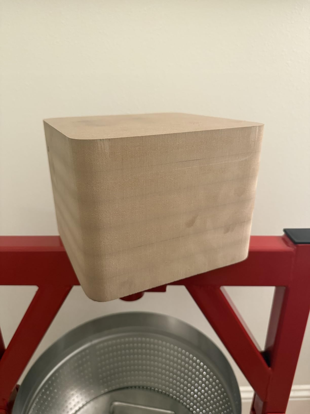 10.6 Gallon / 40L Mosakar Hydraulic Fruit Press. 5 Ton Pressure. Juice Contact Parts are AISI 304 Stainless Steel. Hydraulic Grape Wine Apple Cider Press customer photo 2
