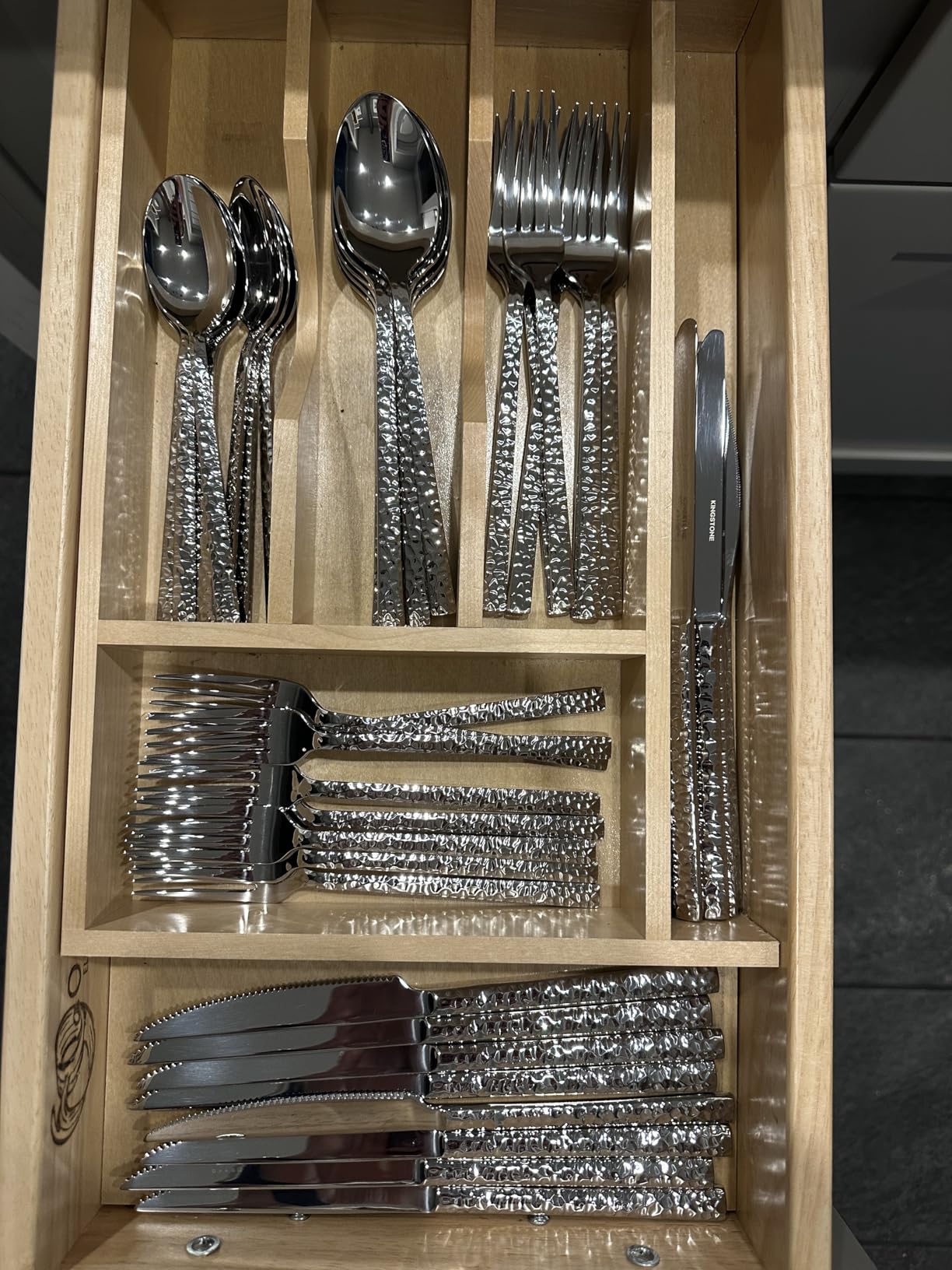 40 Piece Hammered Silverware Set, 18/10 Stainless Steel Flatware Set for 8, KINGSTONE Mirror Polished Knives Forks Spoons Utensils, Cutlery Set for Home, Party, Wedding, Housewarming, Dishwasher Safe customer photo 2
