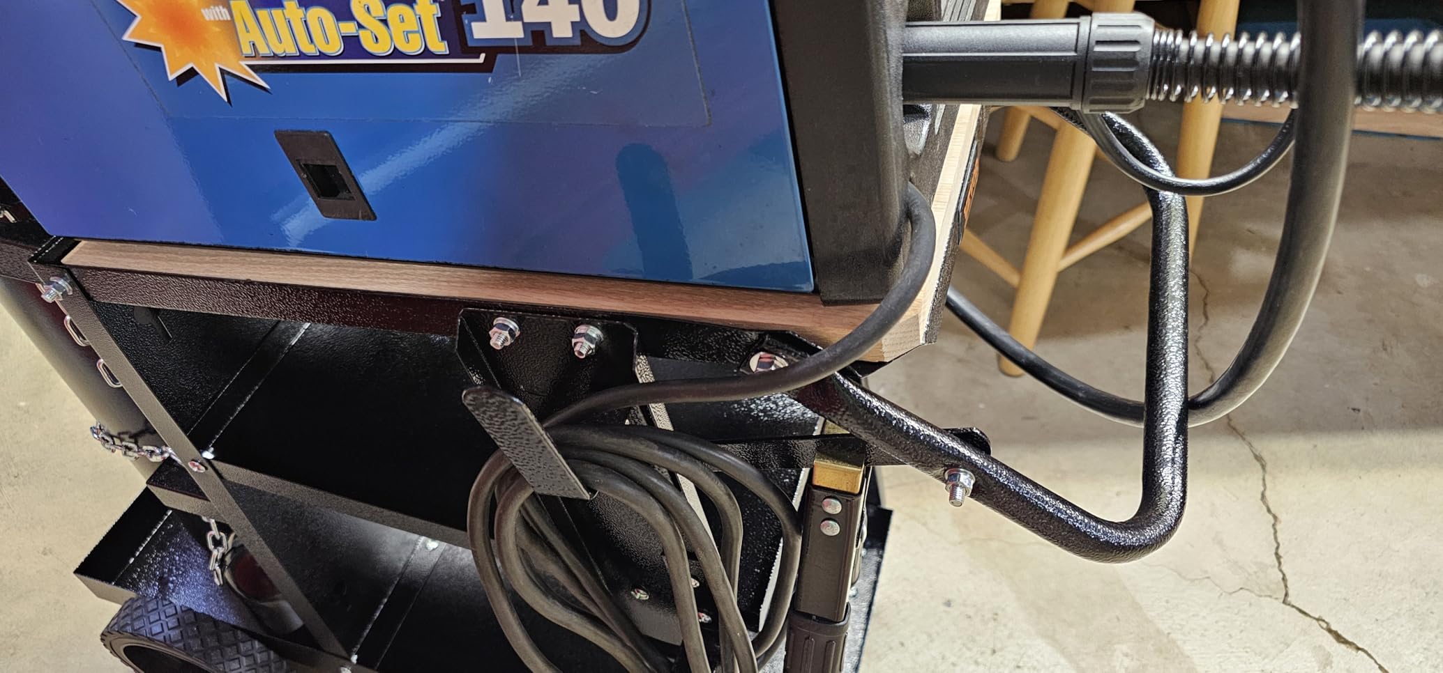 VEVOR 2-Tier Welding Cart Heavy Duty with Anti-Theft Lockable Cabinet, 360° Swivel Wheels, Tank Storage Safety Chains for TIG, ARC, Plasma Cutter, 265LBS Static Weight Capacity Welder Cart customer photo 2