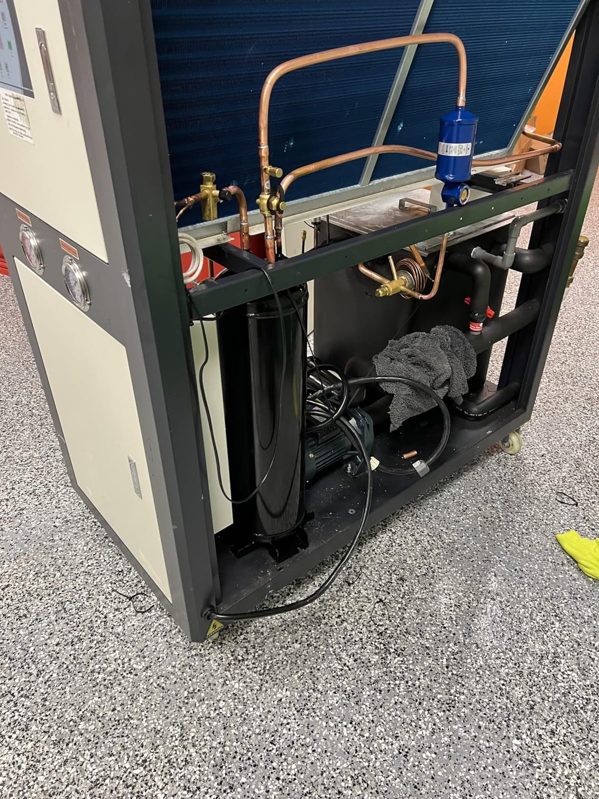 VEVOR Air Cooled Water Chiller, 5 Ton Portable, 5HP/3.75KW Compressor Motor, 53L Capacity Stainless Steel Water Tank, Finned Condenser with Micro-Computer Control, Industrial Chiller for Cooling Water customer photo 1