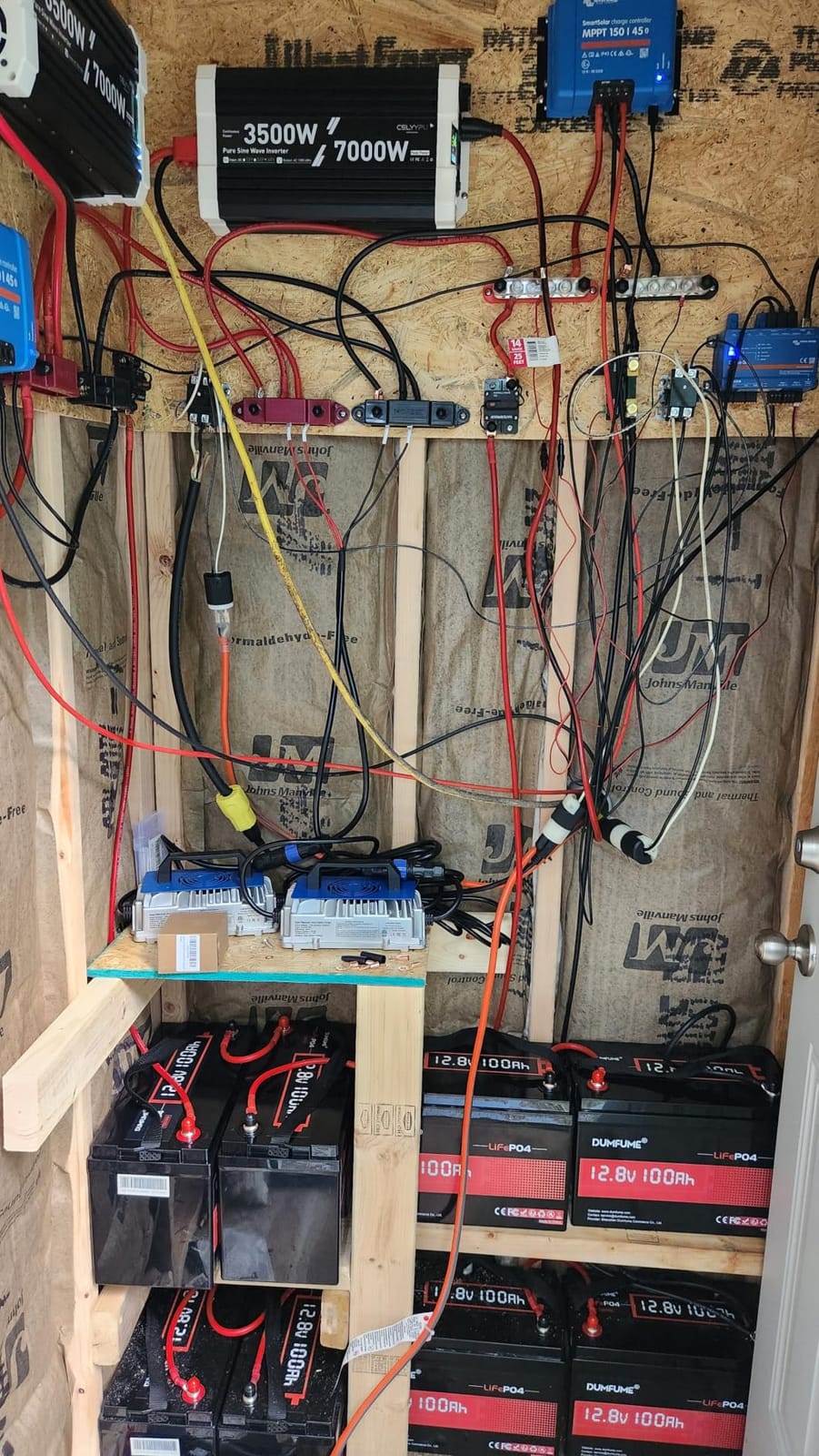 12V 200Ah LiFePO4 Lithium Battery 200A BMS,15000 Deep Cycle battery customer photo 1
