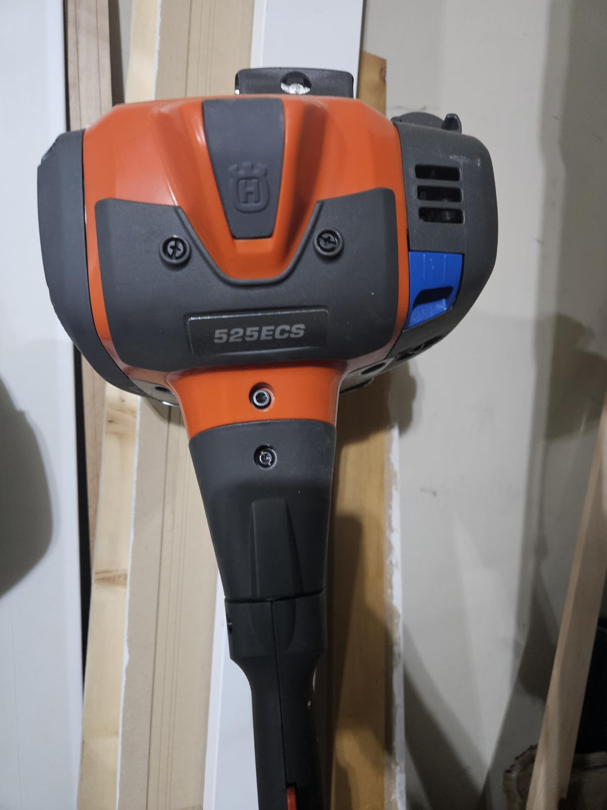 Husqvarna 525ECS Professional Lawn Edger Tool | 25.4cc X-Torq Engine, Heavy-Duty Edger Head, Ergonomic Curved Shaft customer photo 1