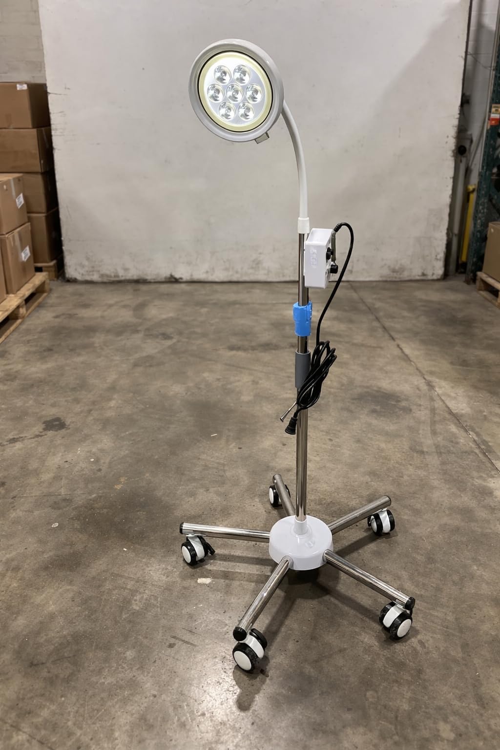 21W LED Medical Exam Lamp Surgical Examination Light with 360° Adjustable Illumination, Floor Stand Type Dental-Oral & Gynaecology Outpatient Cold Light Lamp for Clinical Examinations customer photo 2