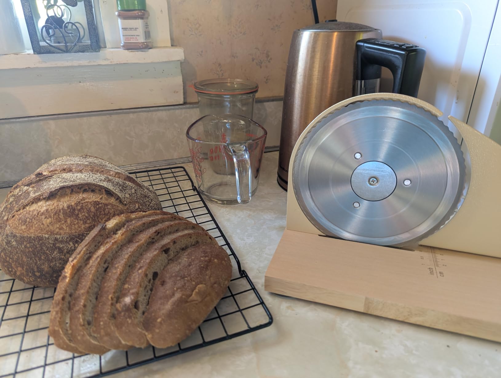 Brvclon Manual Bread Slicer for Homemade Sourdough, Adjustable Thickness, Hand Crank Bread Slicer with Stainless Steel Blade, Aluminum Alloy Frame & Solid Wood Base, Comes with 10 Bread Bags customer photo 1
