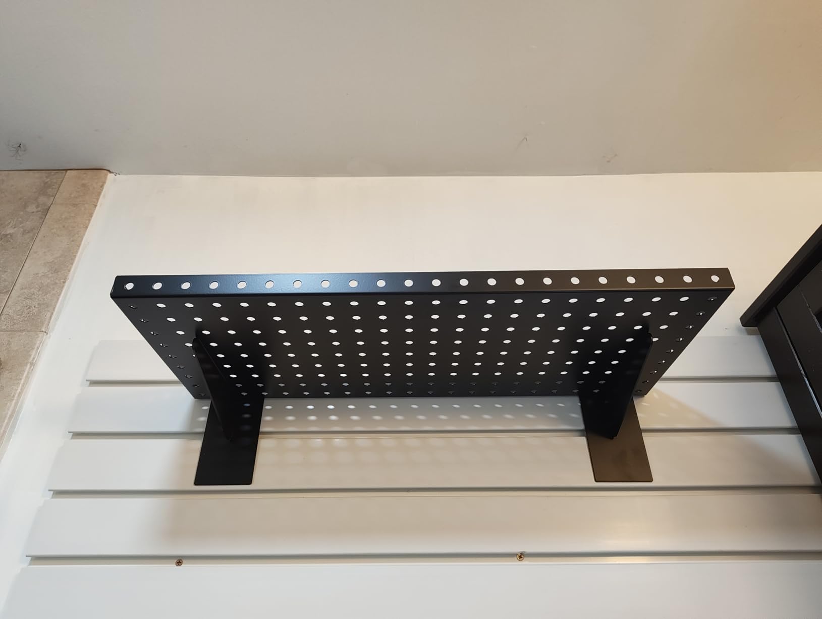 Ezlaino Slat Wall 4 FT x 8 FT, PVC Slat Wall Paneling, Upgraded & Thickened for Long-Lasting Durability, Easy to Install, Compatible with Most Hooks, Ideal for Garage Storage & Decoration, White customer photo 2