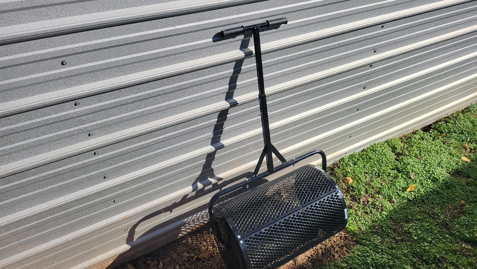 Compost Spreader 36 Inch Push/Tow Peat Moss Spreader with Installation Support, Powder-Coated Metal Mesh Roller Spreader for Manure, Lawn Care, Garden Spreading, Top Dressing & Mulch - Soil Spreader customer photo 1