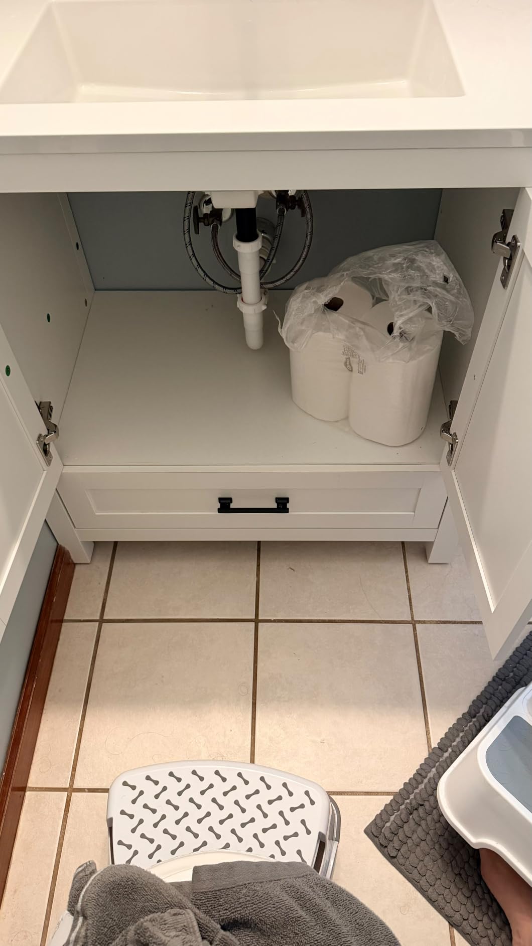 36 Inch Bathroom Vanity with Sink, White Single Sink Bathroom Vanity Modern Bathroom Sink Cabinet with Soft Close Doors & Drawers, 36 Inch Vanity with Sink, Adjustable Feet, Integral Top customer photo 1