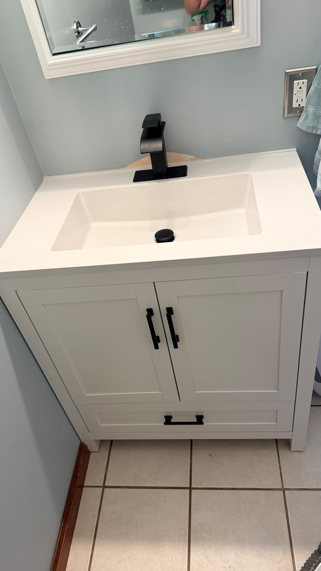 36 Inch Bathroom Vanity with Sink, White Single Sink Bathroom Vanity Modern Bathroom Sink Cabinet with Soft Close Doors & Drawers, 36 Inch Vanity with Sink, Adjustable Feet, Integral Top customer photo 2