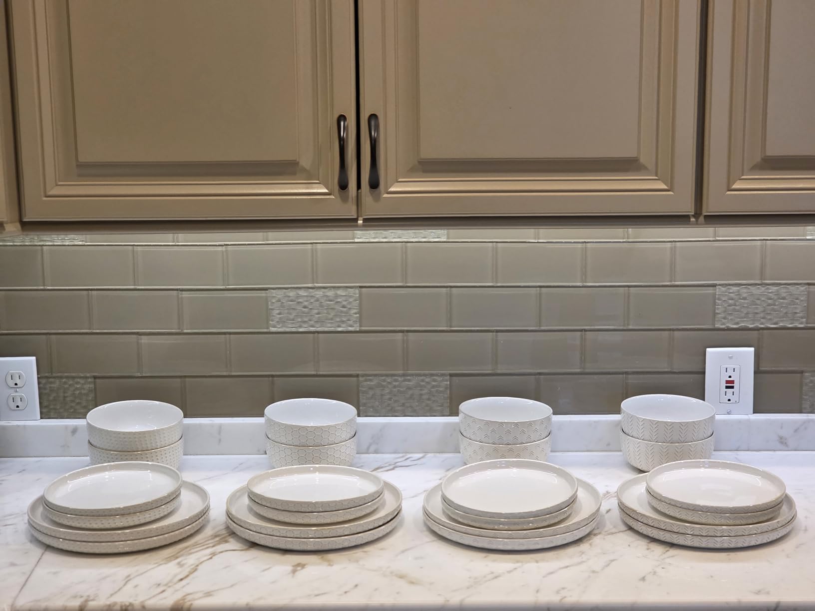 24 Piece Dinnerware Sets for 8 - Farmhouse Style Stoneware Plates and Bowls Sets - Scratch Resistant & Dishwasher Safe, Embossed Boho Ceramic Dish Set, Stack Compactly Dishware - Vintage White customer photo 2