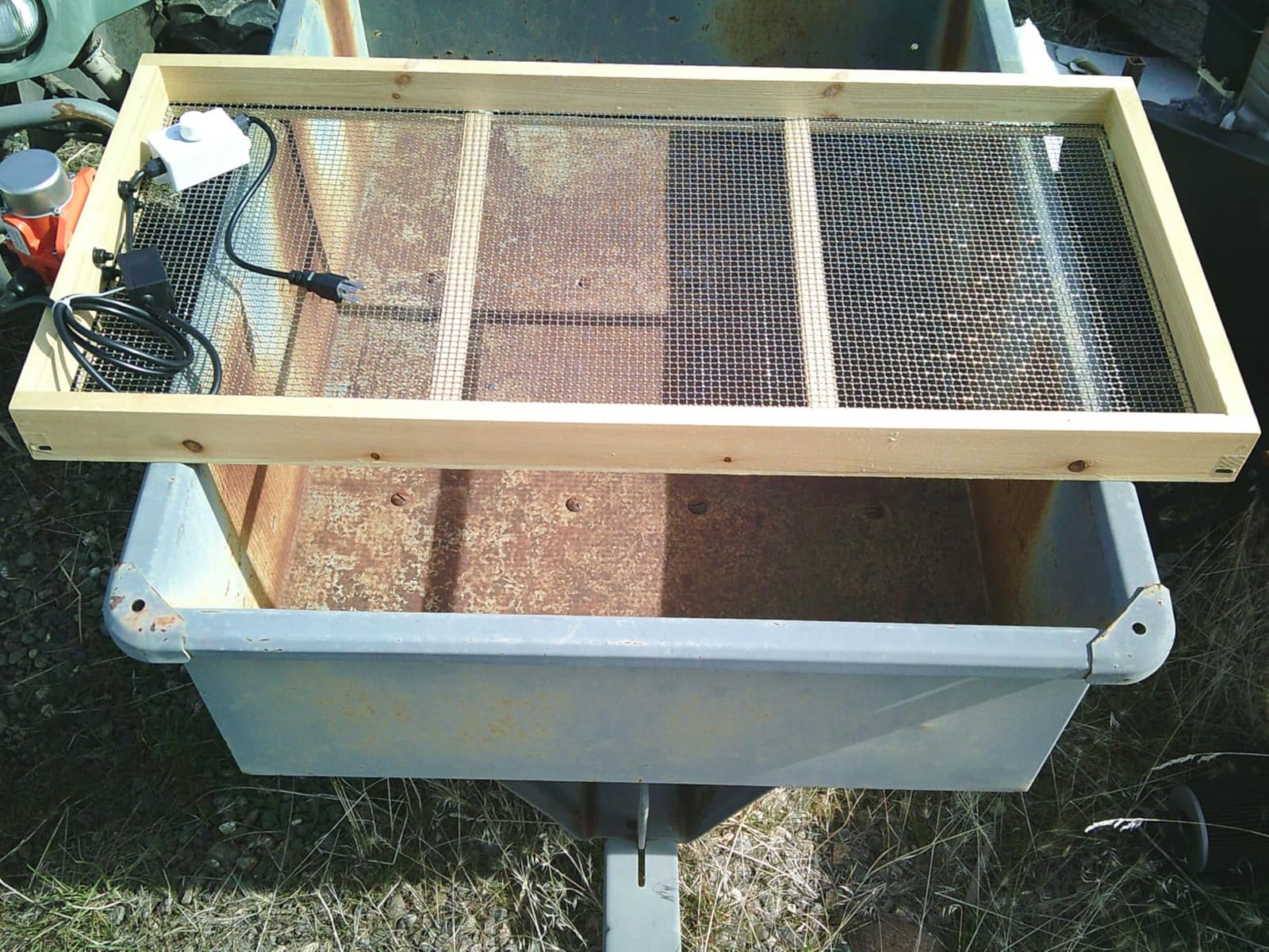 110V Adjustable Vibrating Soil Sifter 40W, 40