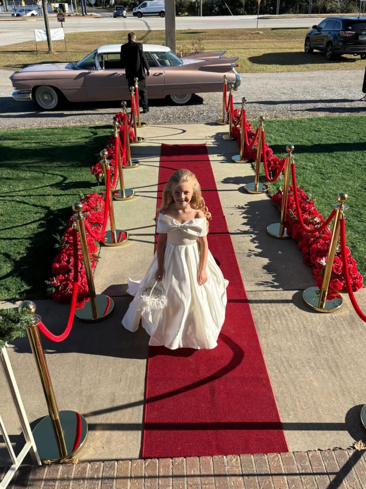 CAMMOO Gold Stanchions and Velvet Ropes, 6pcs Rope & Stainless Steel Posts | Red Velvet Ropes and Posts With Water/Sand/Concrete Fillable Leakproof Base for Birthday, Prom, Business, Wedding, Red Carpet customer photo 1