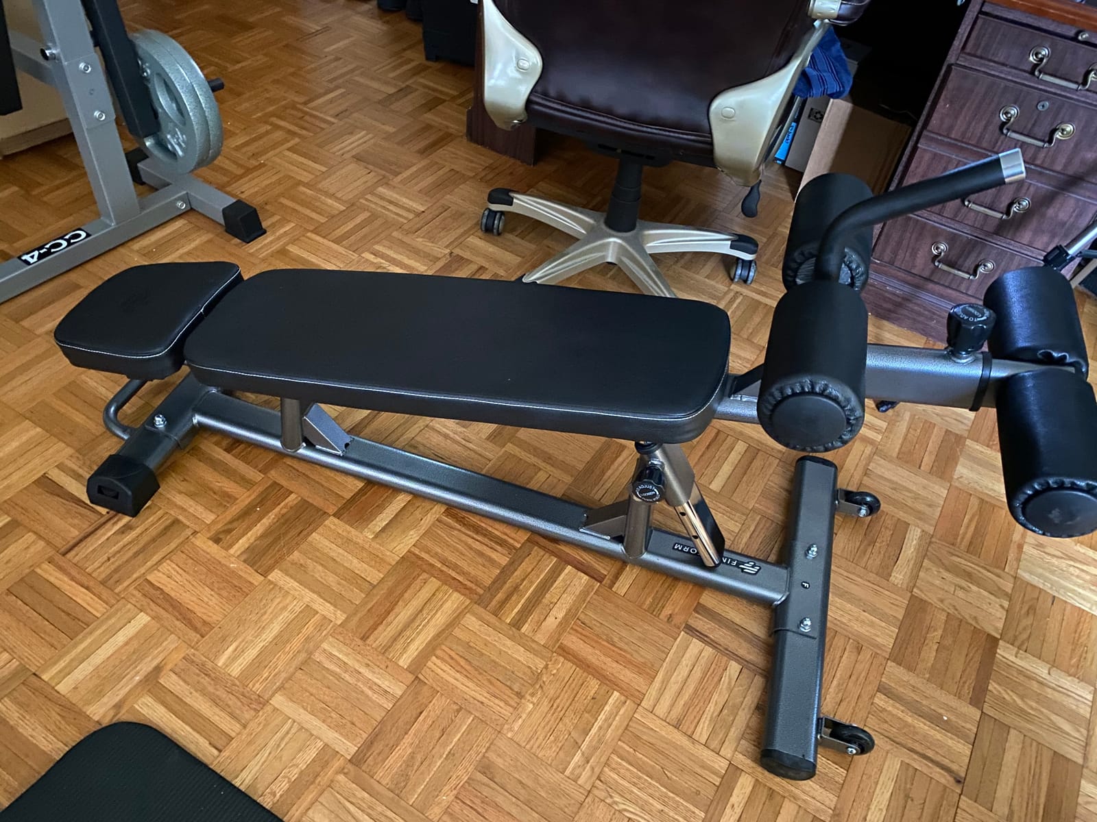 Finer Form Sit Up Bench with Reverse Crunch Handle for Ab Bench Exercises - Abdominal Exercise Equipment with 3 Adjustable Height Settings customer photo 1